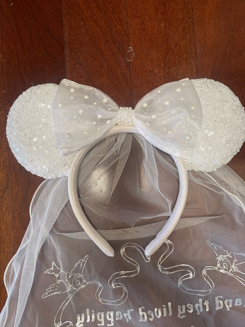Disney Cinderella Bridal Veil Ears White Pearl Bow Headband Adult - Picture 2 of 7